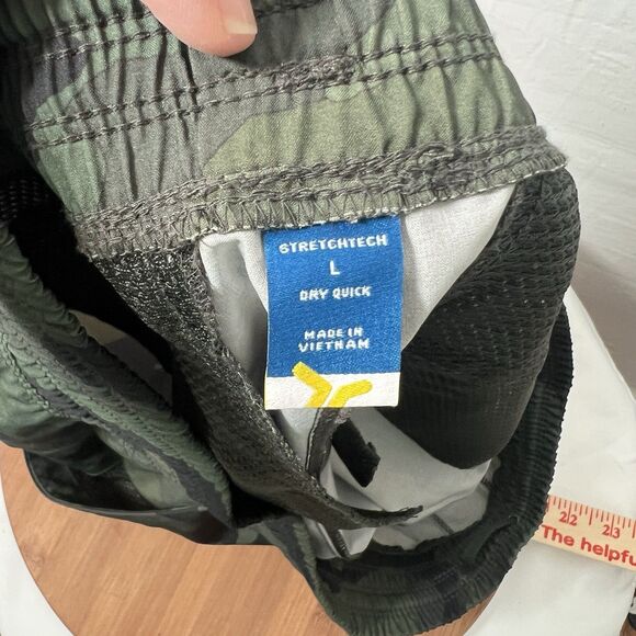 Old Navy Stretchtech Dry Quick Performance Camo Print Green Athletic Shorts L - Picture 5 of 5